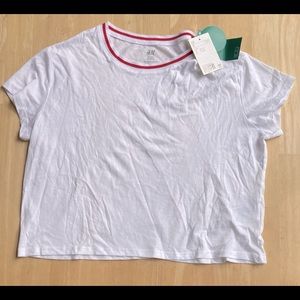 H&M White T-Shirt with Red Collar Detailing